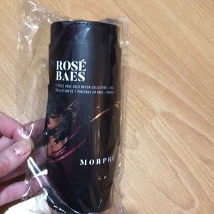 Morphe brushes & case⭐️